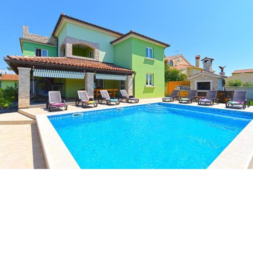 Family friendly apartments with a swimming pool Galizana, Fazana - 20796