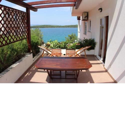 Family friendly apartments with a swimming pool Jelsa, Hvar - 4608
