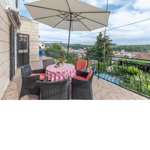 Family friendly apartments with a swimming pool Milna, Brac - 18051
