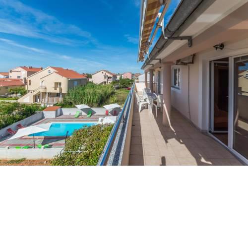 Family friendly apartments with a swimming pool Privlaka, Zadar - 12922