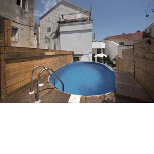 Family friendly apartments with a swimming pool Split - 17338