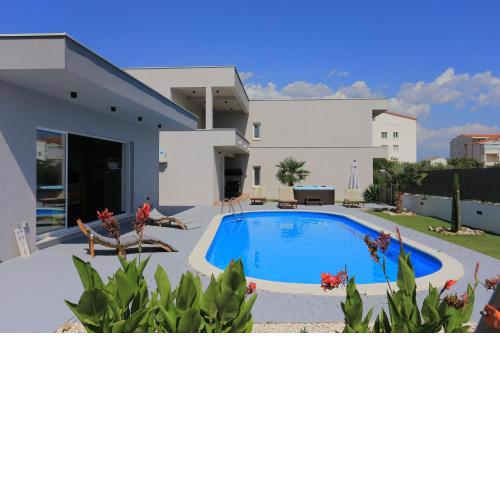 Family friendly house with a swimming pool Kastel Stafilic, Kastela - 21263
