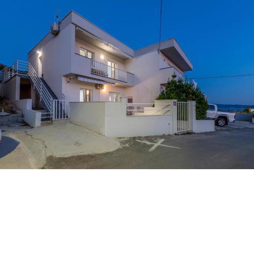 Family friendly house with a swimming pool Podstrana, Split - 21718
