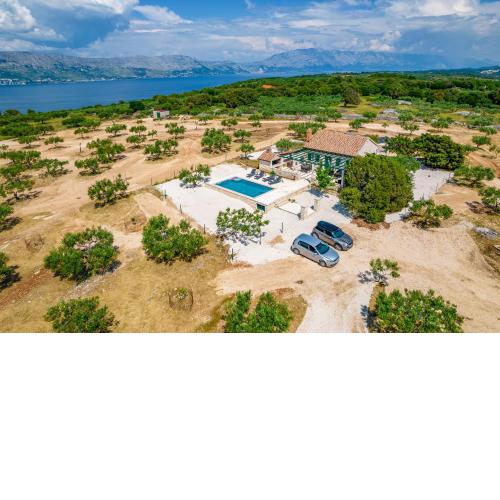 Family friendly house with a swimming pool Pucisca, Brac - 21499