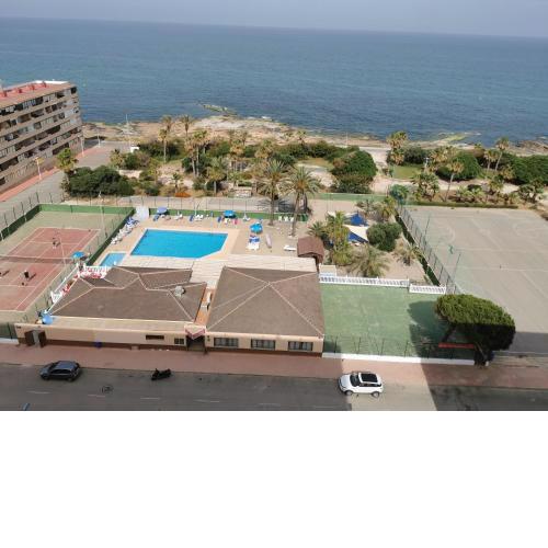 Family friendly Sea-view apartment with pool.