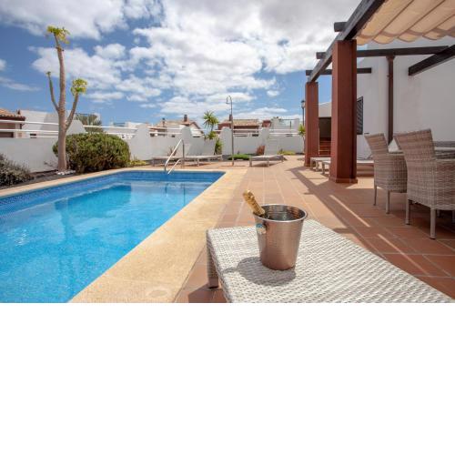 Family & Golf Villa Rubi- Pool - BBQ - Seaview -Aircon