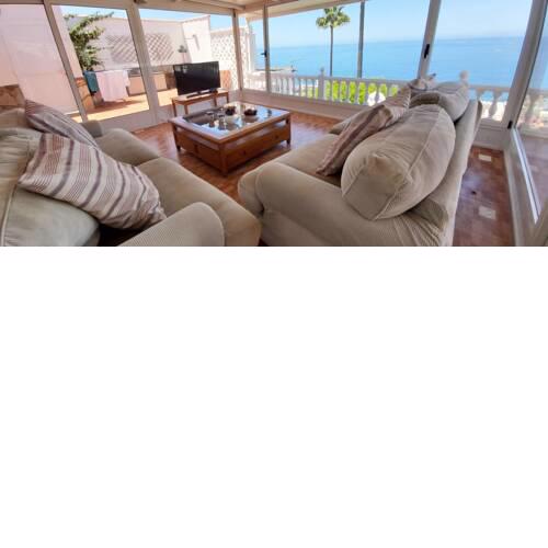 Family home with Chill Out overlooking the Ocean