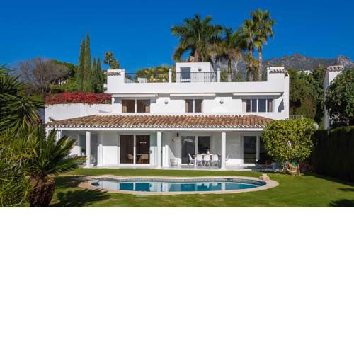 Family villa Altos Reales Marbella