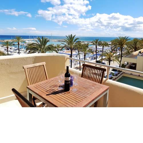FANTASTIC APARTMENT IN FRONT OF THE SEA & MARINA