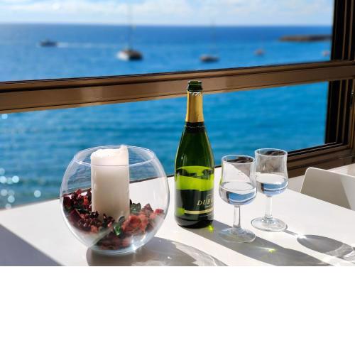 Fantastic apartment on the sea, with direct access to the beach
