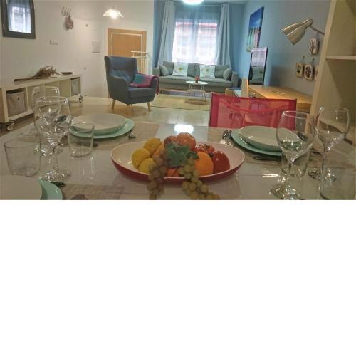 Fantastic apartment with private patio BEACH 10 mins walk