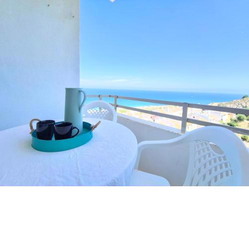 Fantastic seaview apartment with swimming pool