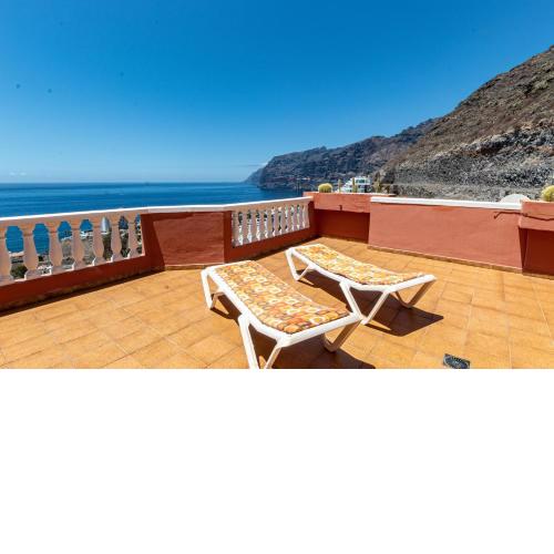 Fantastic View & Terrace Apt by DreamHomesTenerife