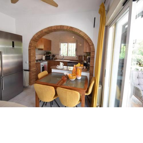 Fantastic villa in Oliva with private swimming pool