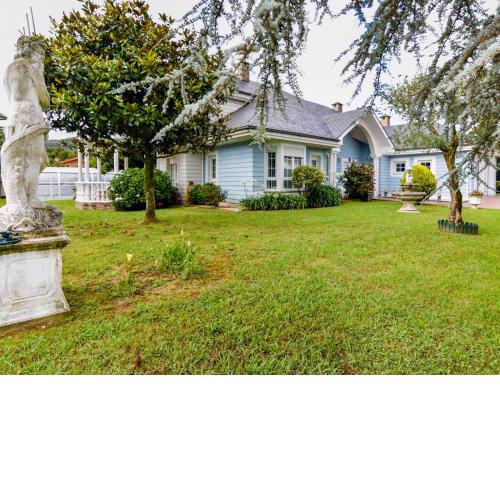 Fantástica casa con piscina y jardín