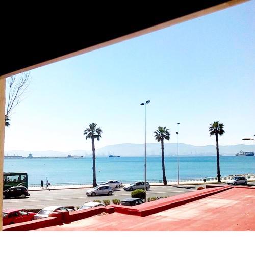 Fantástico apart. en 1°linea playa 5min Gibraltar