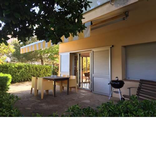 Fantástico apartamento con jardin privado (1)