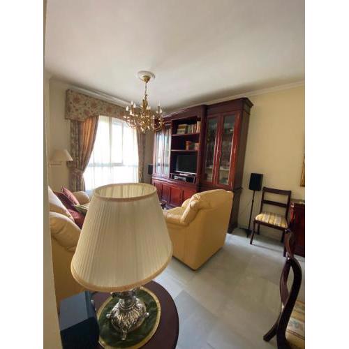 fantástico apartamento con parking avenida de cadiz