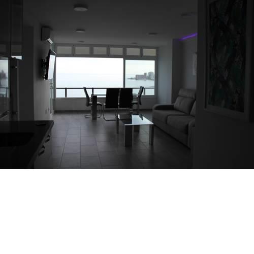 Fantastico apartamento sobre el mar