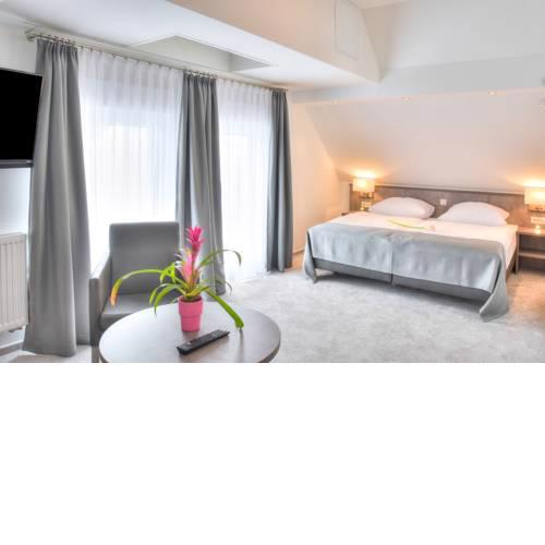 Fast Lane Hotel