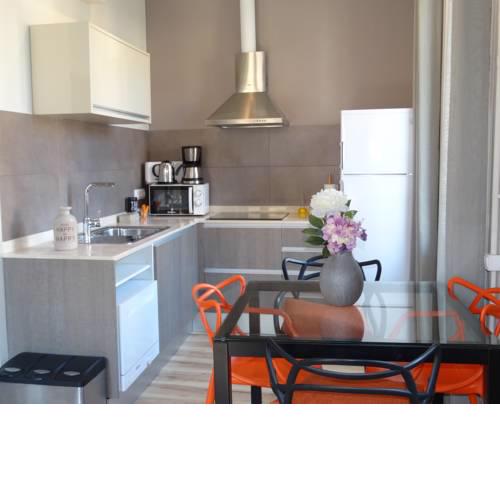 Feel at Sants Apartments