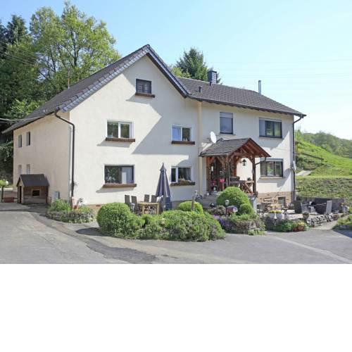 Quaint Holiday Home in Katzwinkel near River