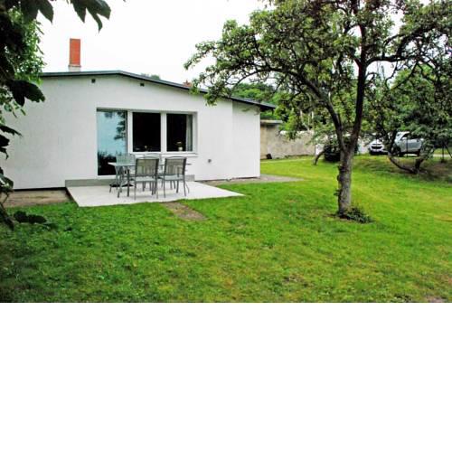Ferienbungalow mit großem Garten im Ostseebad Göhren