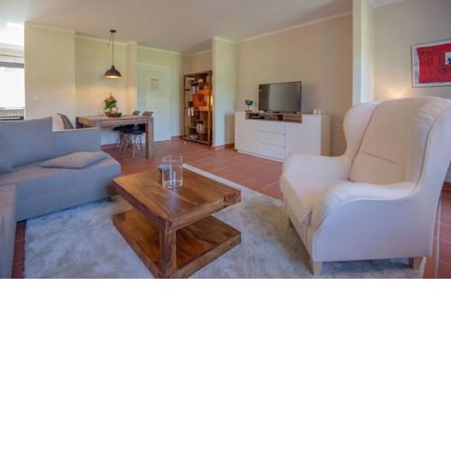 Feriendorf Rugana Komfortplus Appartement mit 2 Schlafzimmern und Terrasse D06