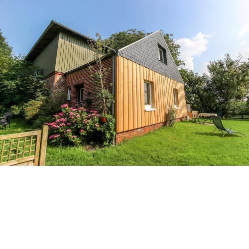 Ferienhaus auf einer Warft