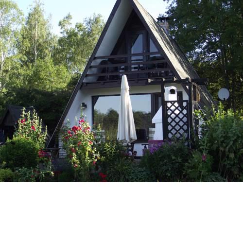 Ferienhaus auf großem Wassergrundstück mit Kamin