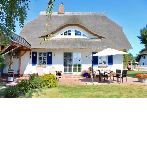 Ferienhaus direkt am Wasser Born FDZ 601