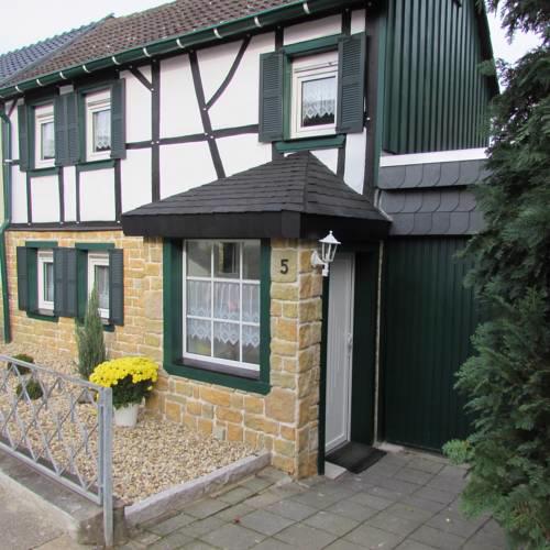 Eifel-Landhaus Ferienhaus "Dorfstüffje"