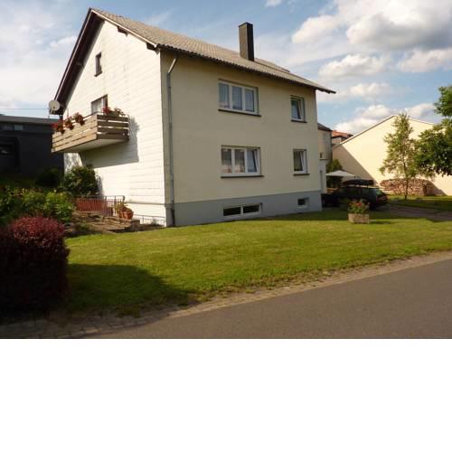 Spacious Holiday Home in Schillingen with Garden