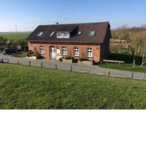 Ferienhaus Hemenswarft direkt an der Nordsee mit Meerblick