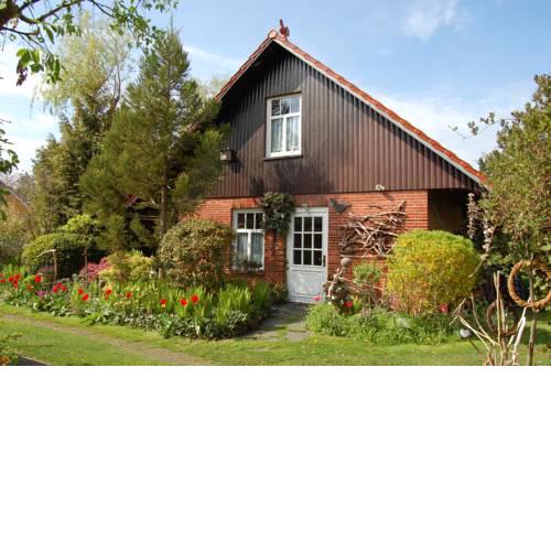Ferienhaus im urigen Garten