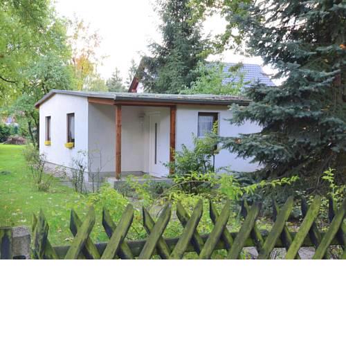 Bright Holiday Home in Mahlow Brandenburg with Garden