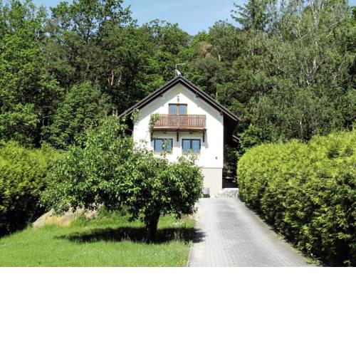 Ferienhaus mit Pool Dehtáre 130S