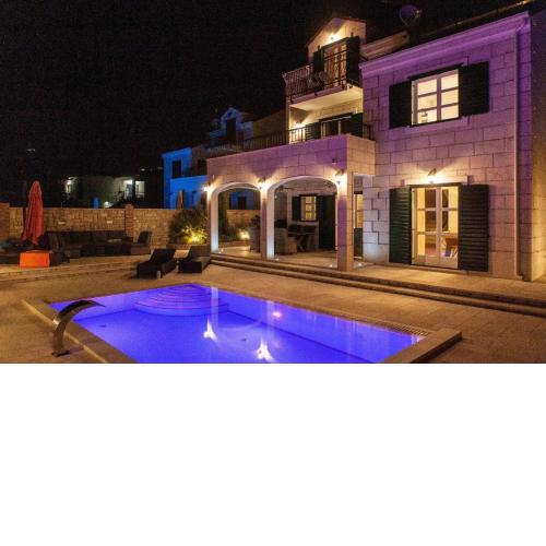 Ferienhaus mit Privatpool für 8 Personen ca 218 m in Veliko Brdo, Dalmatien Biokovo-Gebirge