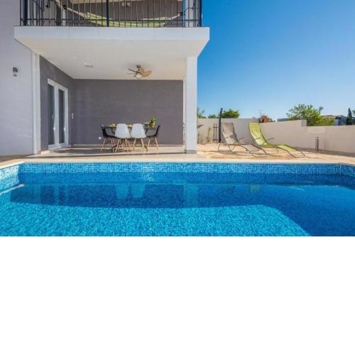 Ferienhaus mit Privatpool für 8 Personen ca 70 m in Puntadura-Vir, Dalmatien Inseln vor Zadar