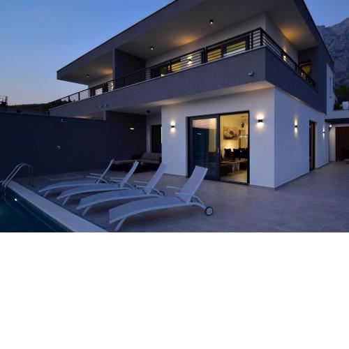 Ferienhaus mit Privatpool für 9 Personen ca 250 m in Makarska, Dalmatien Mitteldalmatien
