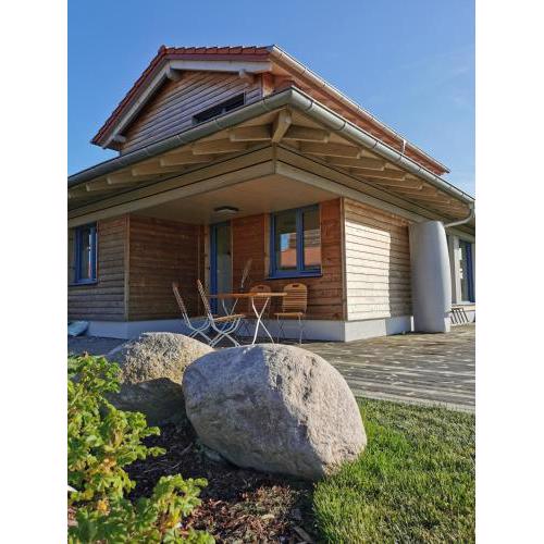 Ferienhaus "Ostsee-Seele" Meer-nahes neues, großzügiges Bio-Holzferienhaus