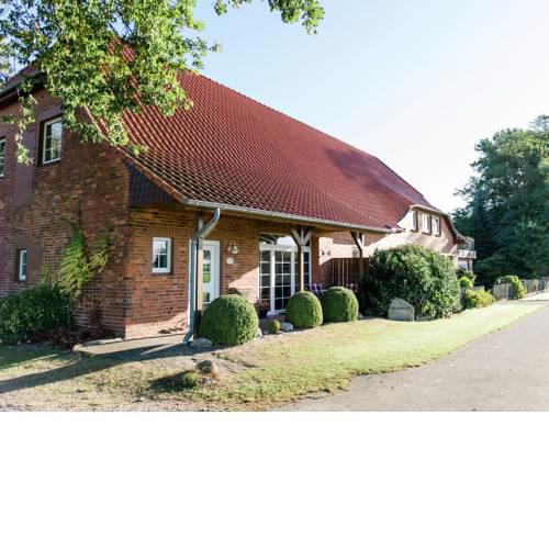 Spacious Holiday Home near River in Beckedorf