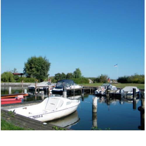 Ferienhaus Usedom Blick - am Haff mit Boot