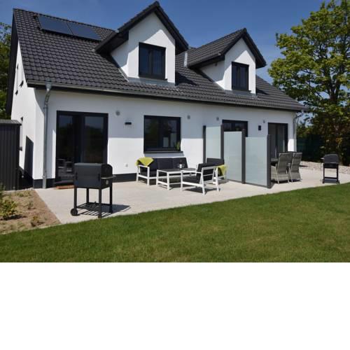Luxurious Holiday Home in Kuhlungsborn with Terrace