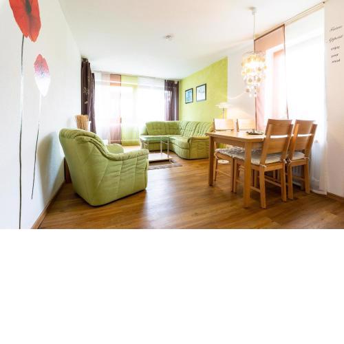 Ferienwohnpark Immenstaad am Bodensee Zwei-Zimmer-Apartment 55 06