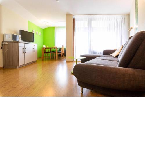 Ferienwohnpark Immenstaad am Bodensee Zwei-Zimmer-Apartment 55 31