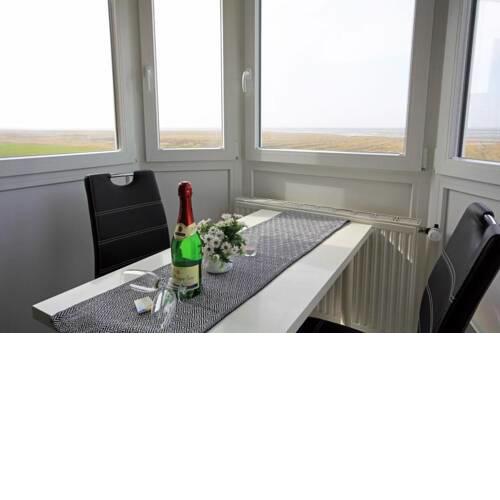 Ferienwohnung 6 im Haus Robbenplate mit Panorama-Meerblick