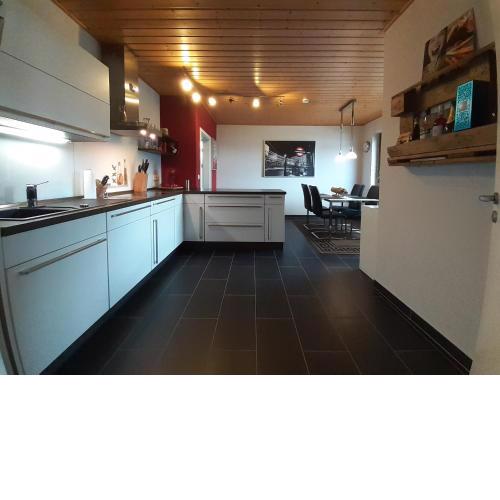 Ferienwohnung 75m² Terrasse Parkplatz WallBox Nürburgring