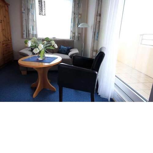 Ferienwohnung 8 mit Balkon und Meerblick im Haus Seeluft in Duhnen