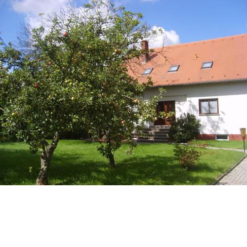 Ferienwohnung "An der Landeskrone"